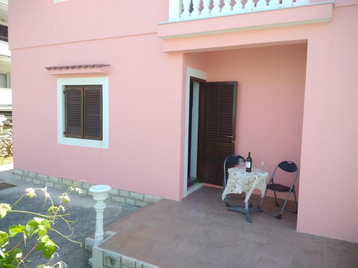 Apartmani Peko Pag Town Exterior photo